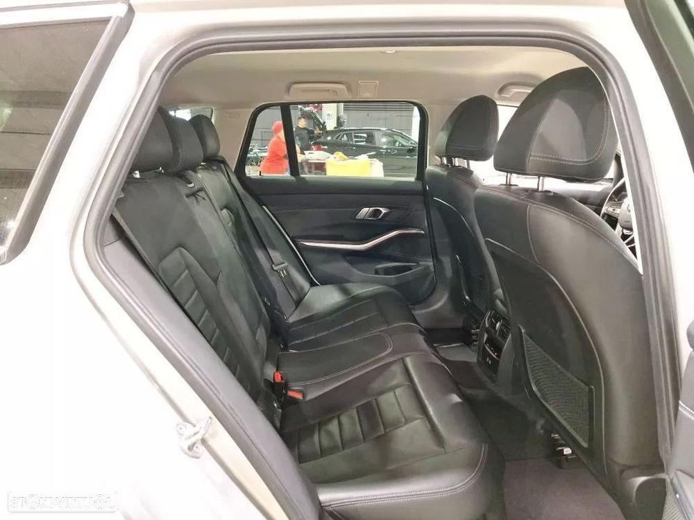 BMW 318 d Touring Luxury Line - 7