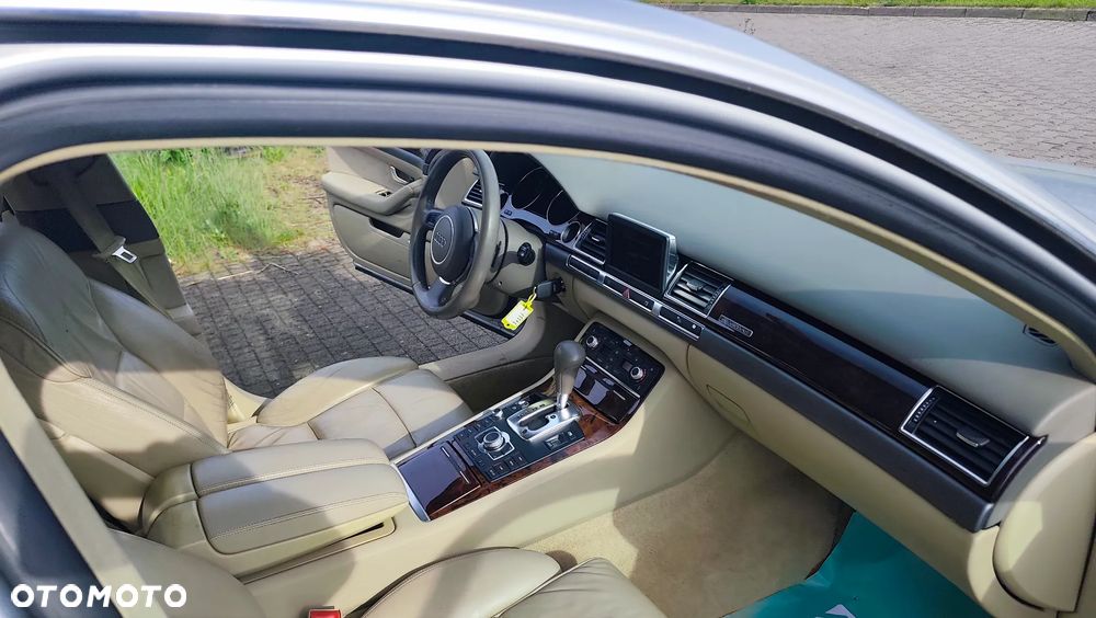 Audi A8 4.2 Quattro - 36