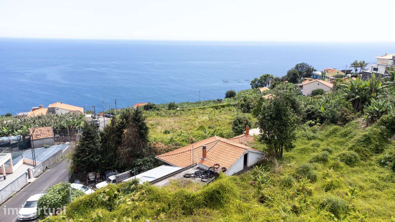 Terreno com 6.896m² e Moradia com Vista Mar - Grande imagem: 3/19