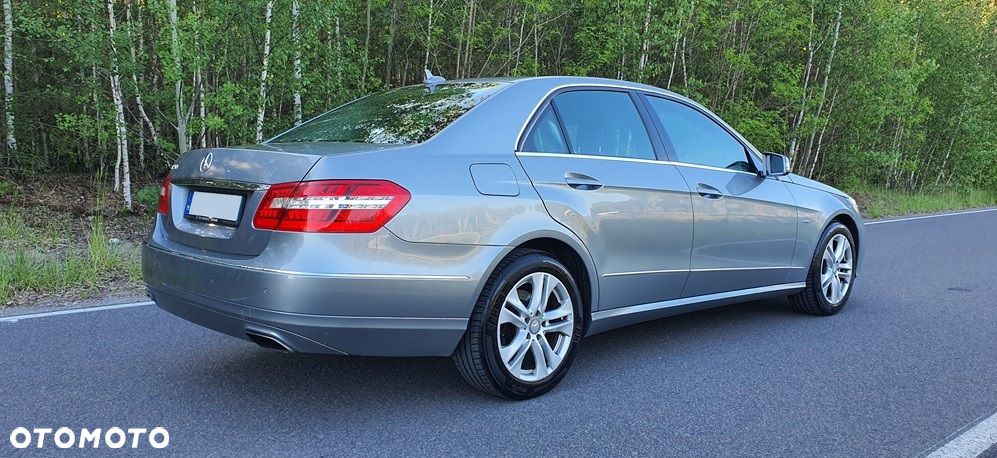 Mercedes-Benz Klasa E 250 CGI BlueEFFICIENCY Avantgarde - 5