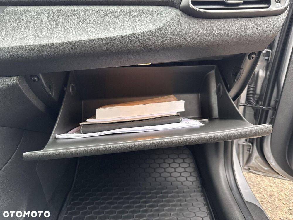 Hyundai i30 1.5 DPI Classic + - 38