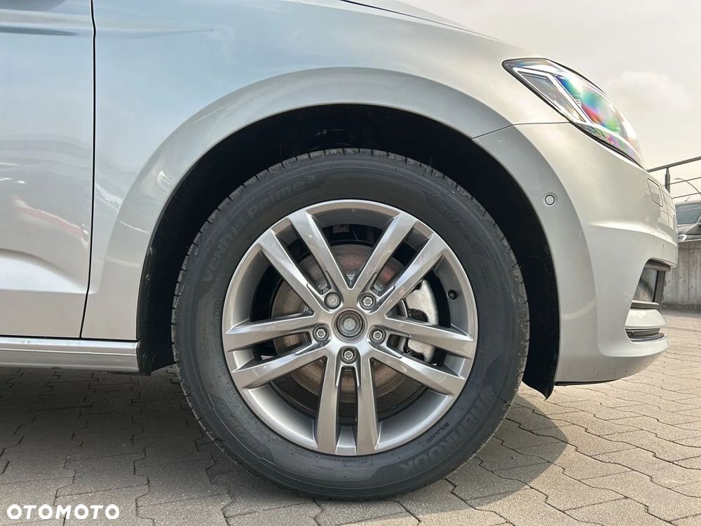 Volkswagen Touran - 20