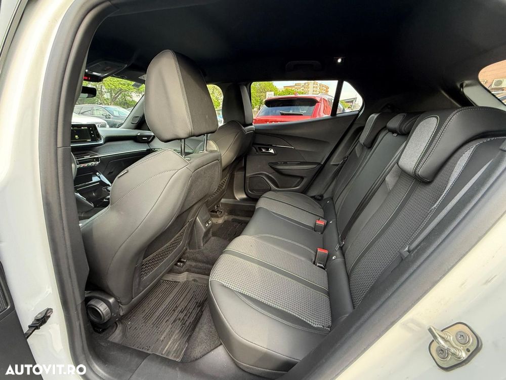 Peugeot 2008 1.2 L PureTech STT EAT8 GT Line - 9