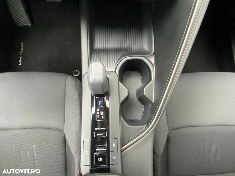 Toyota C-HR 2.0 HEV 197 CP 4x2 CVT Dynamic - 16