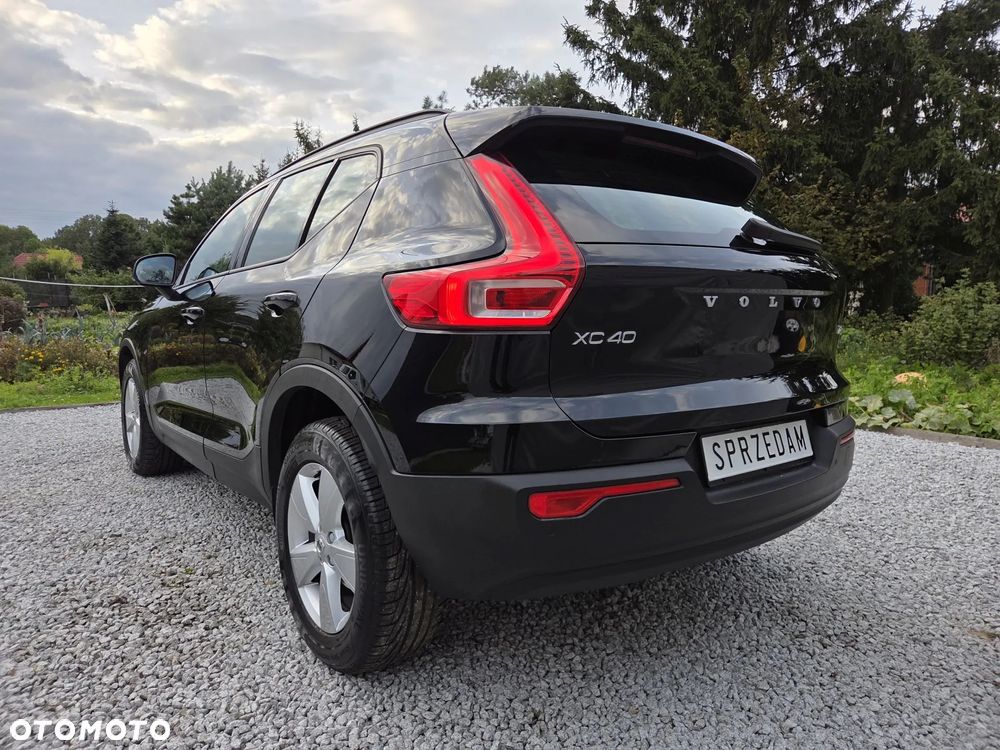 Volvo XC 40 T2 Momentum Pro - 10