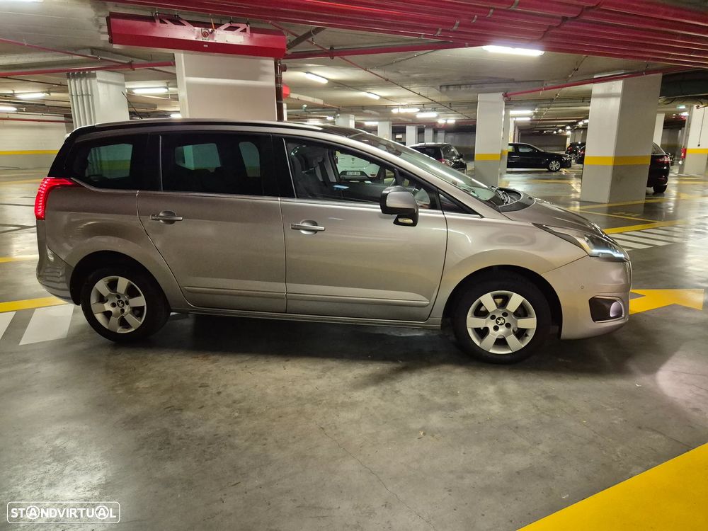 Peugeot 5008 1.6 HDi 7L Allure - 10