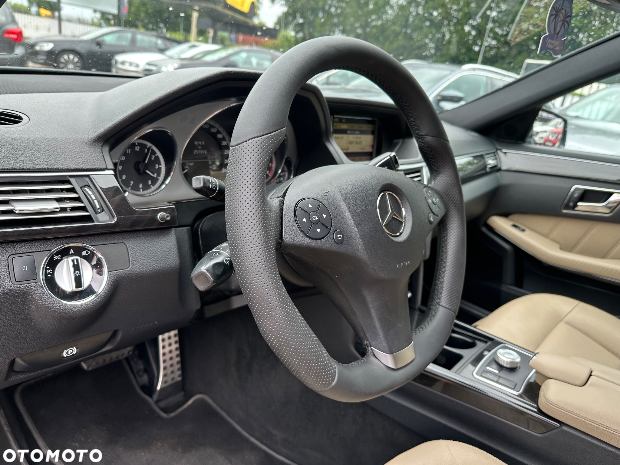 Mercedes-Benz Klasa E - 32