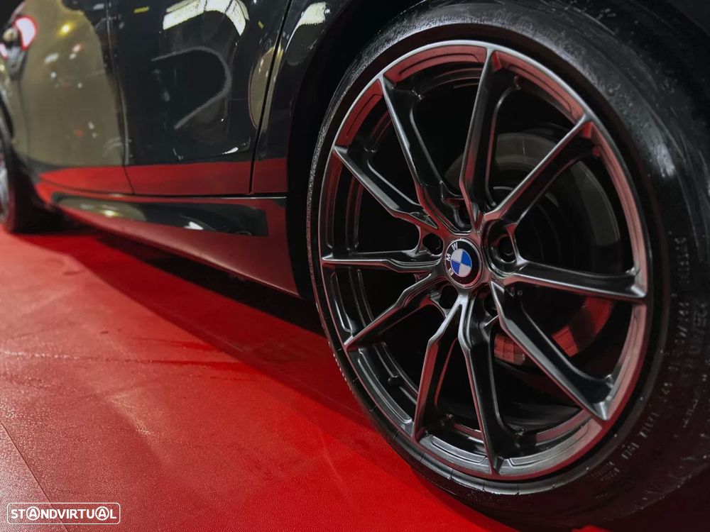 BMW 118 d Pack M - 19