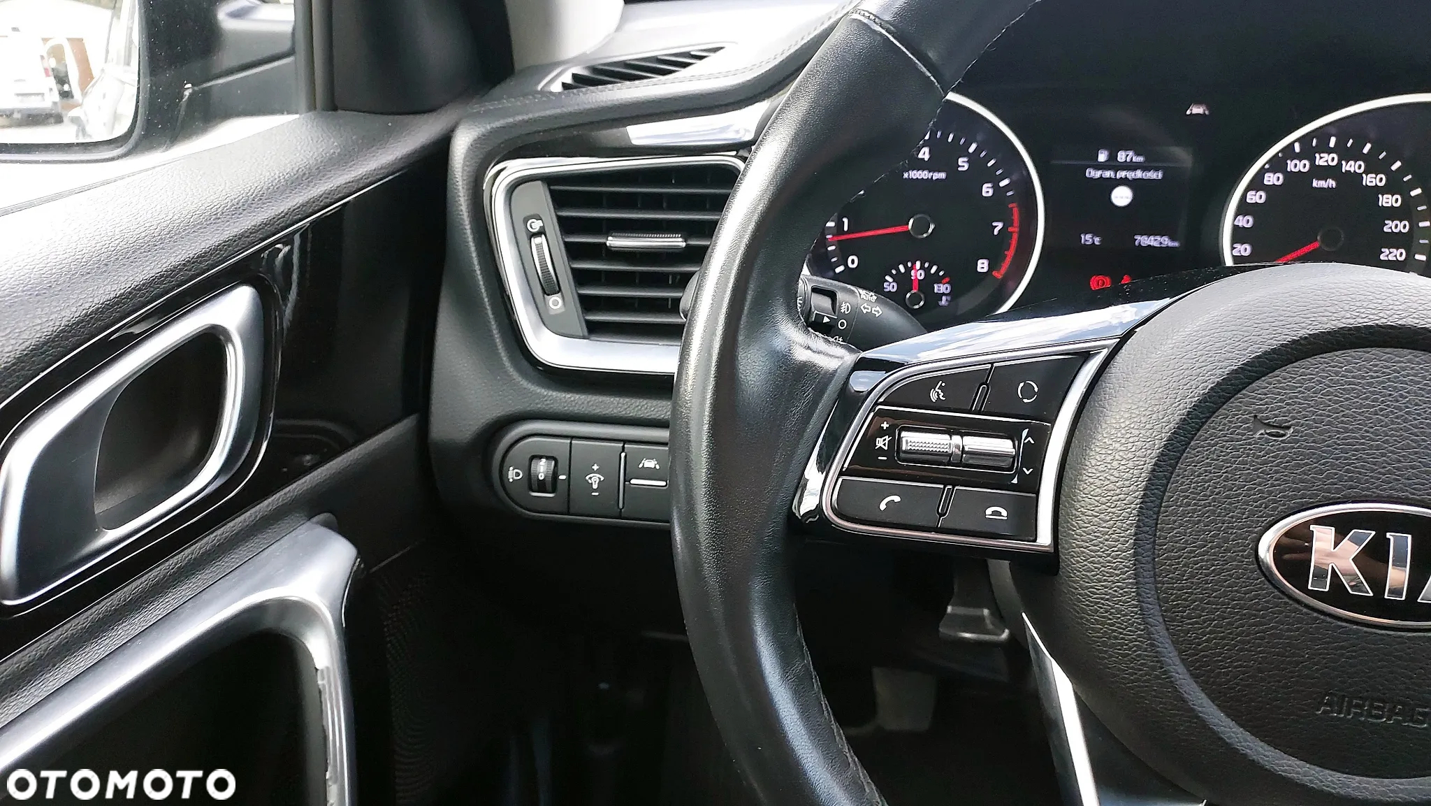 Kia Ceed 1.4 T-GDI L Business Line Plus - 17