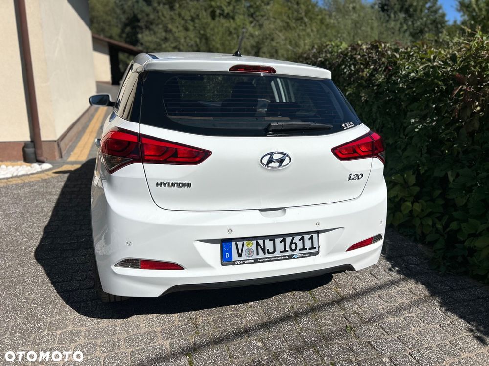 Hyundai i20 blue 1.2 Trend - 5