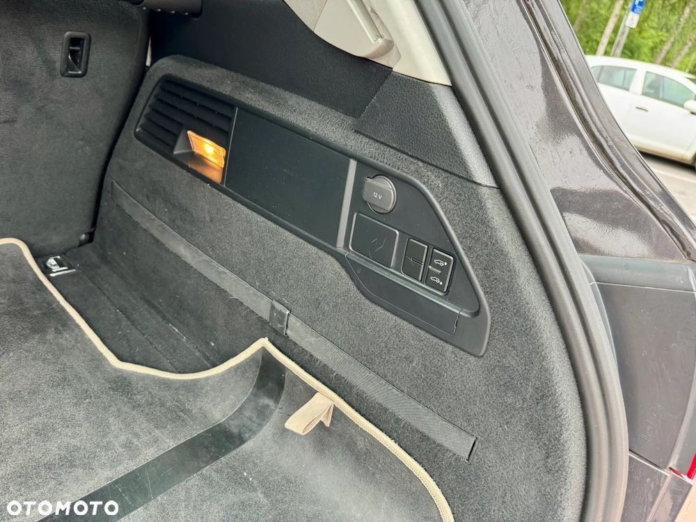 Volkswagen Touareg - 24