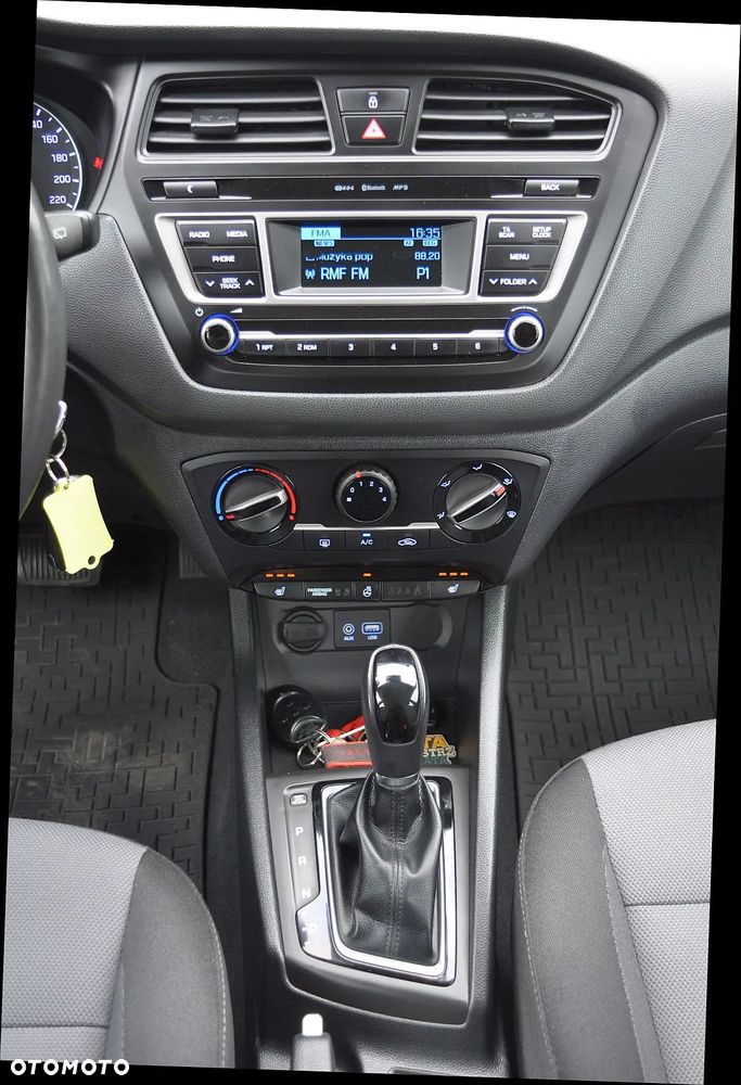 Hyundai i20 1.4 Automatik Style - 20