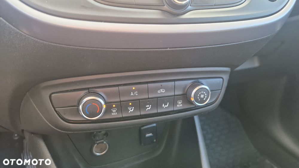 Opel Crossland X - 16