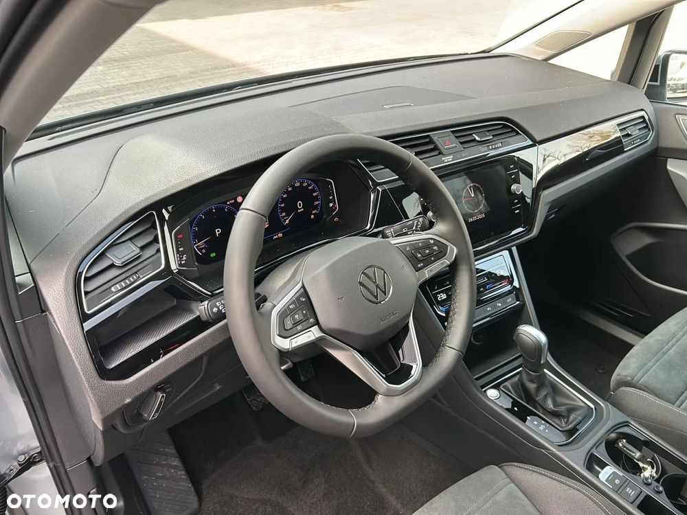Volkswagen Touran - 5