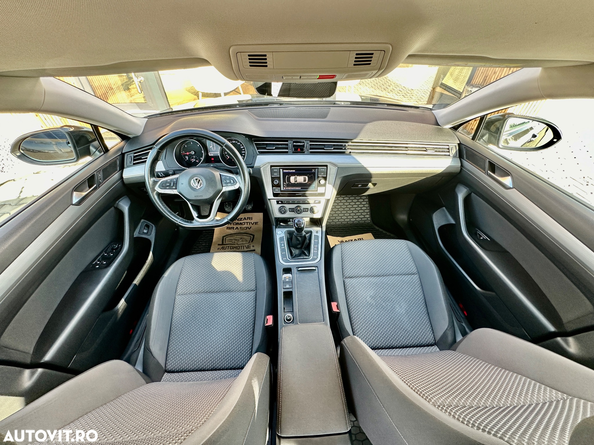 Volkswagen Passat 2.0 TDI Comfortline - 8