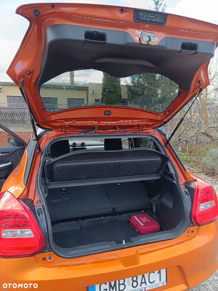 Suzuki Swift 1.2 Dualjet SHVS Premium Plus CVT - 4