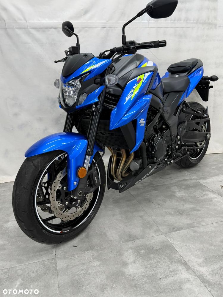 Suzuki GSX - 2