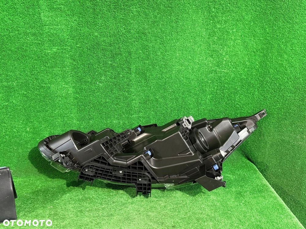 REFLEKTOR PRAWY NISSAN E-NV NV200 nr:629 - 4