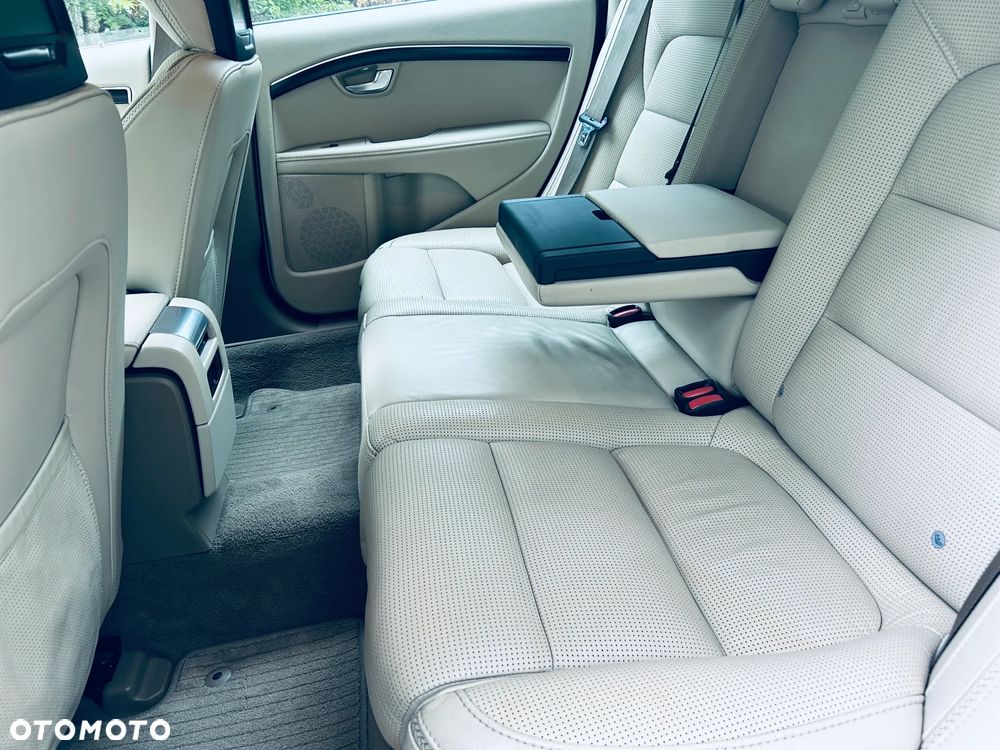 Volvo XC 70 D5 AWD Summum - 8