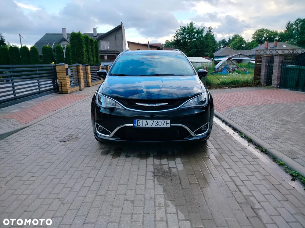 Chrysler Pacifica - 8