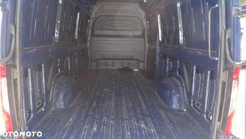 Mercedes-Benz Sprinter - 7