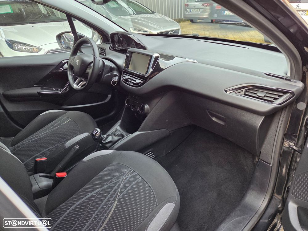 Peugeot 208 1.4 HDi SE Style - 9