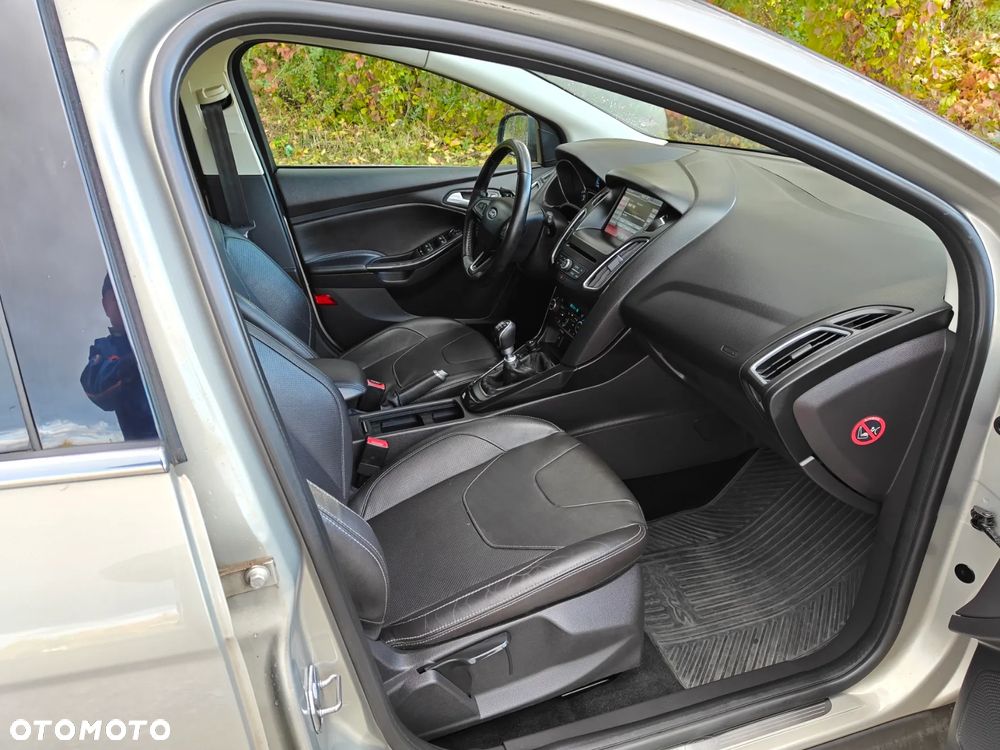 Ford Focus Turnier 1.5 EcoBoost Start-Stopp-System Titanium - 10