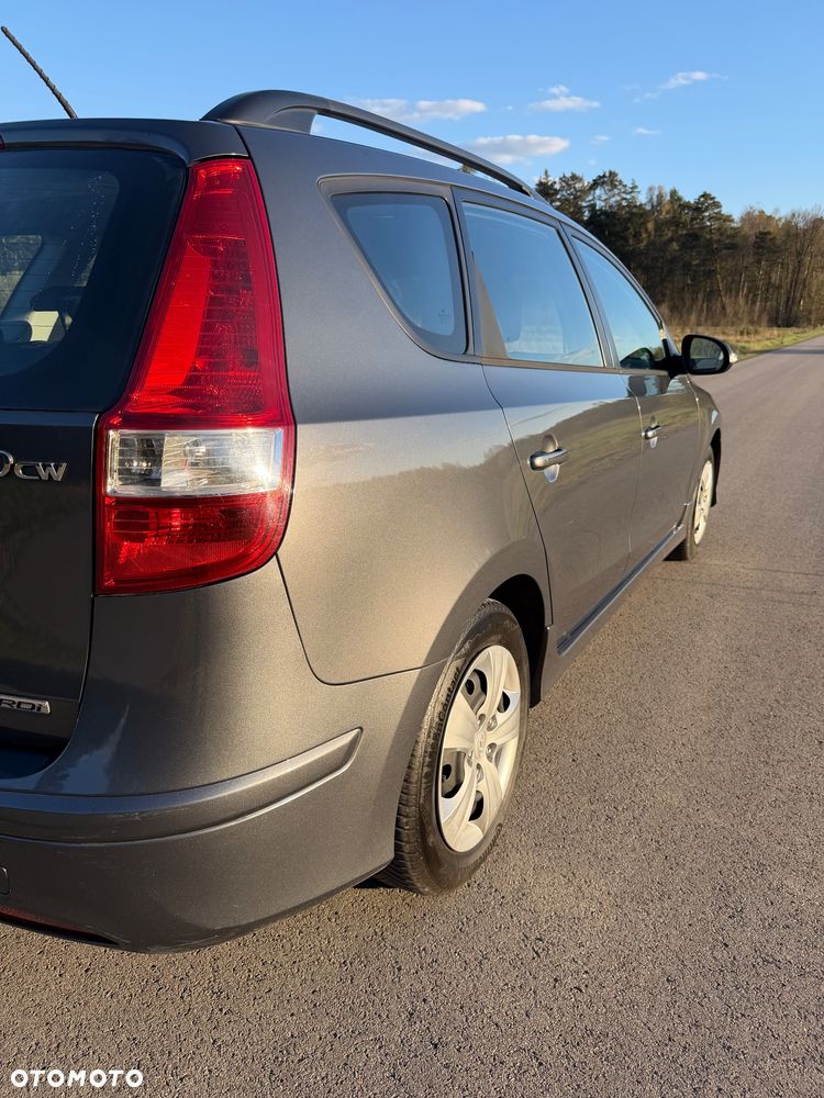 Hyundai i30 1.6 CRDi Comfort EU5 - 8