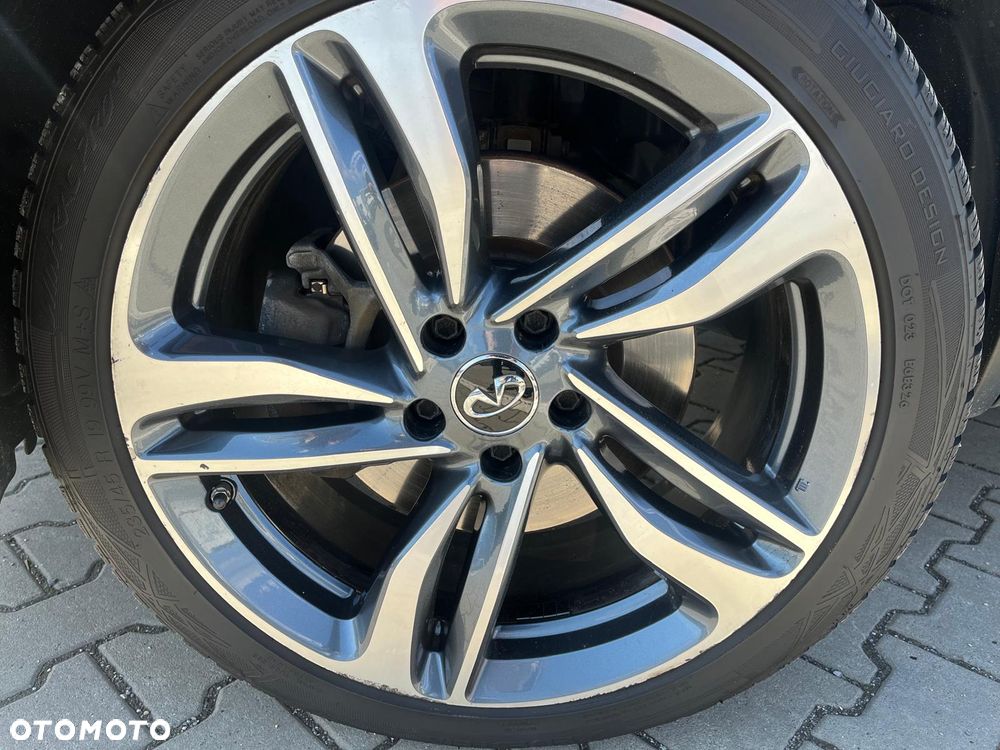 Infiniti QX30 2.0t Premium AWD 7DCT - 9