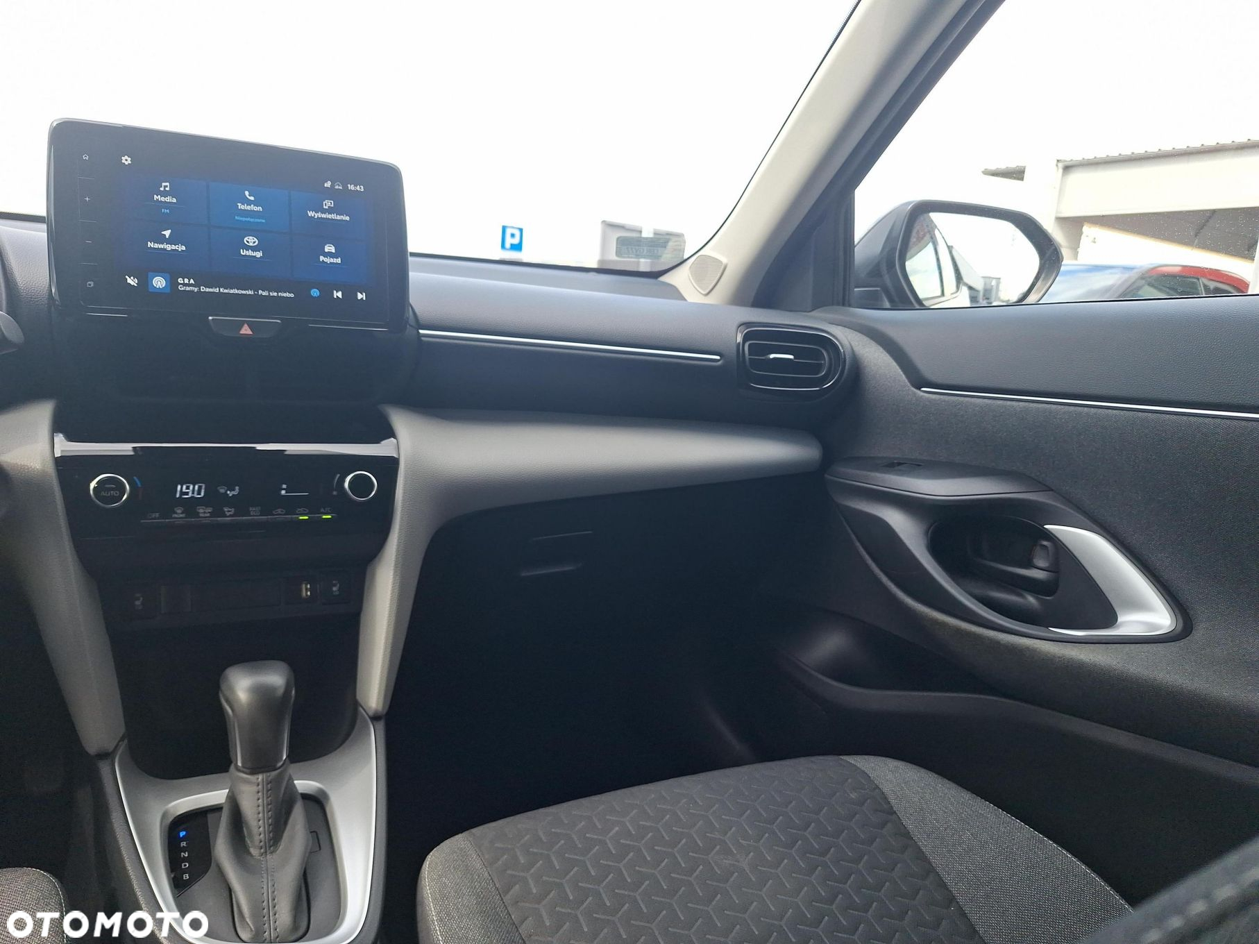 Toyota Yaris Cross Hybrid 1.5 Comfort - 17