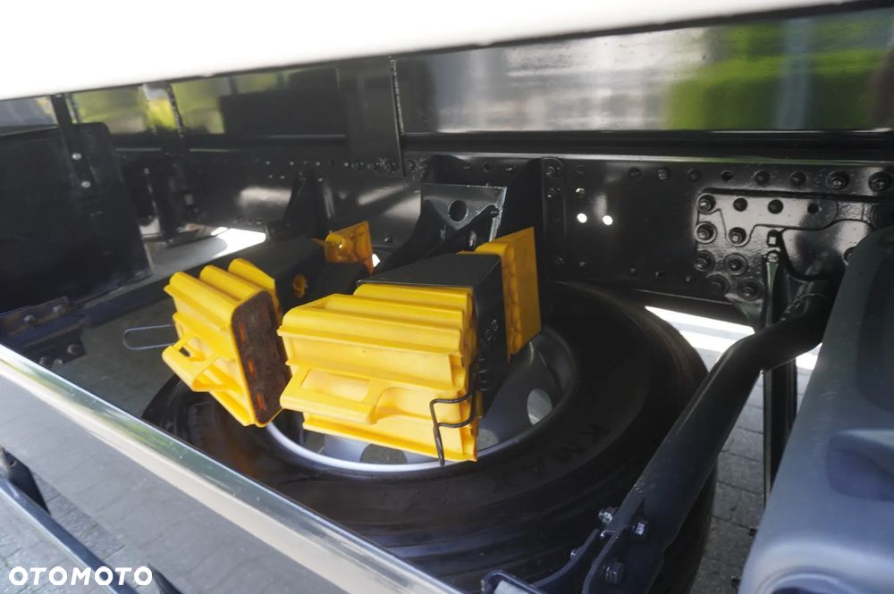 MAN TGS 26.360 burtowy / 3. oś skrętna i podnoszona / Dźwig Fassi F175 7.7 t - 17