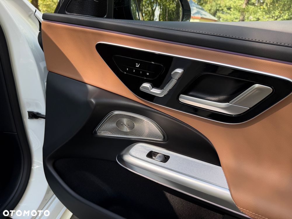 Mercedes-Benz Klasa E 220 d mHEV 4-Matic Avantgarde 9G-Tronic - 26