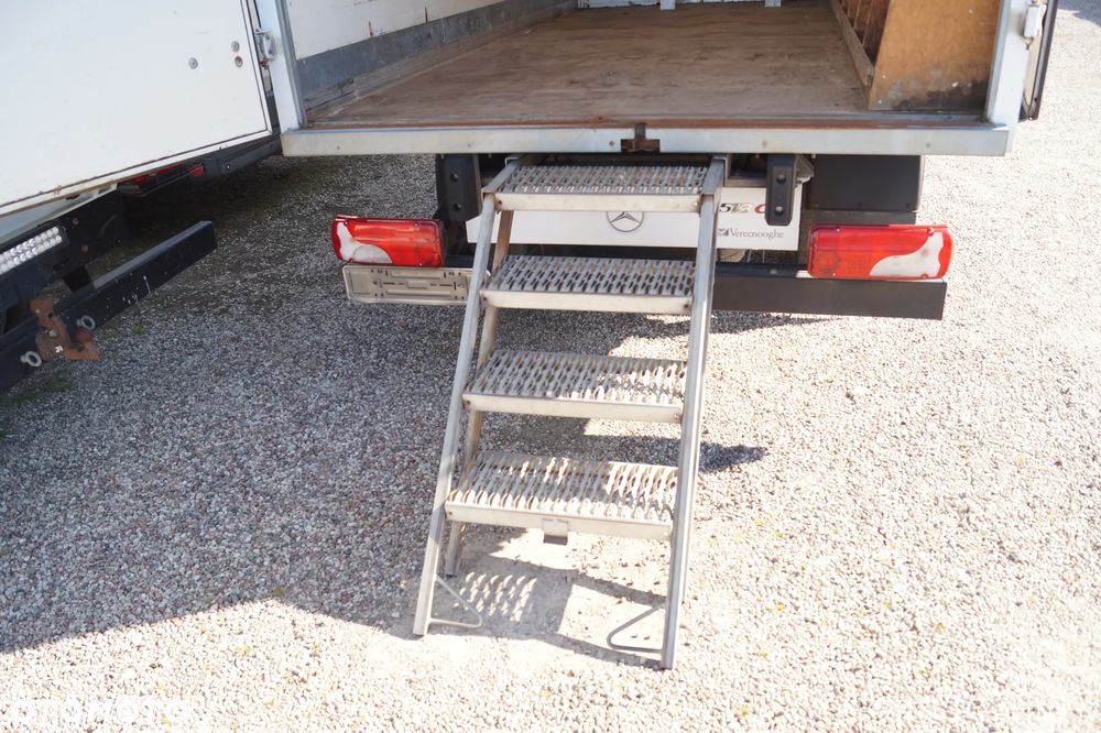 Mercedes-Benz Sprinter - 10