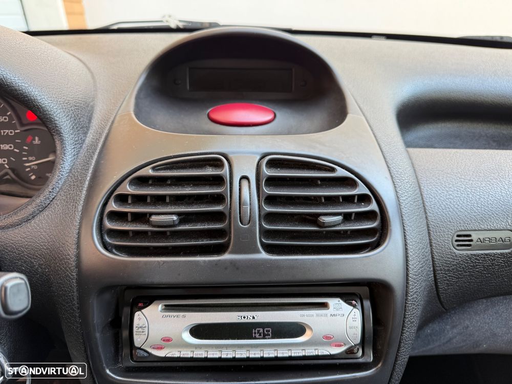 Peugeot 206 1.1 XR - 20