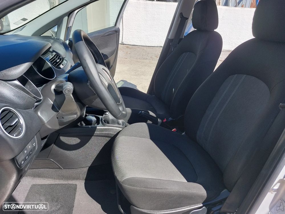 Fiat Punto 1.2 Young S&S - 10