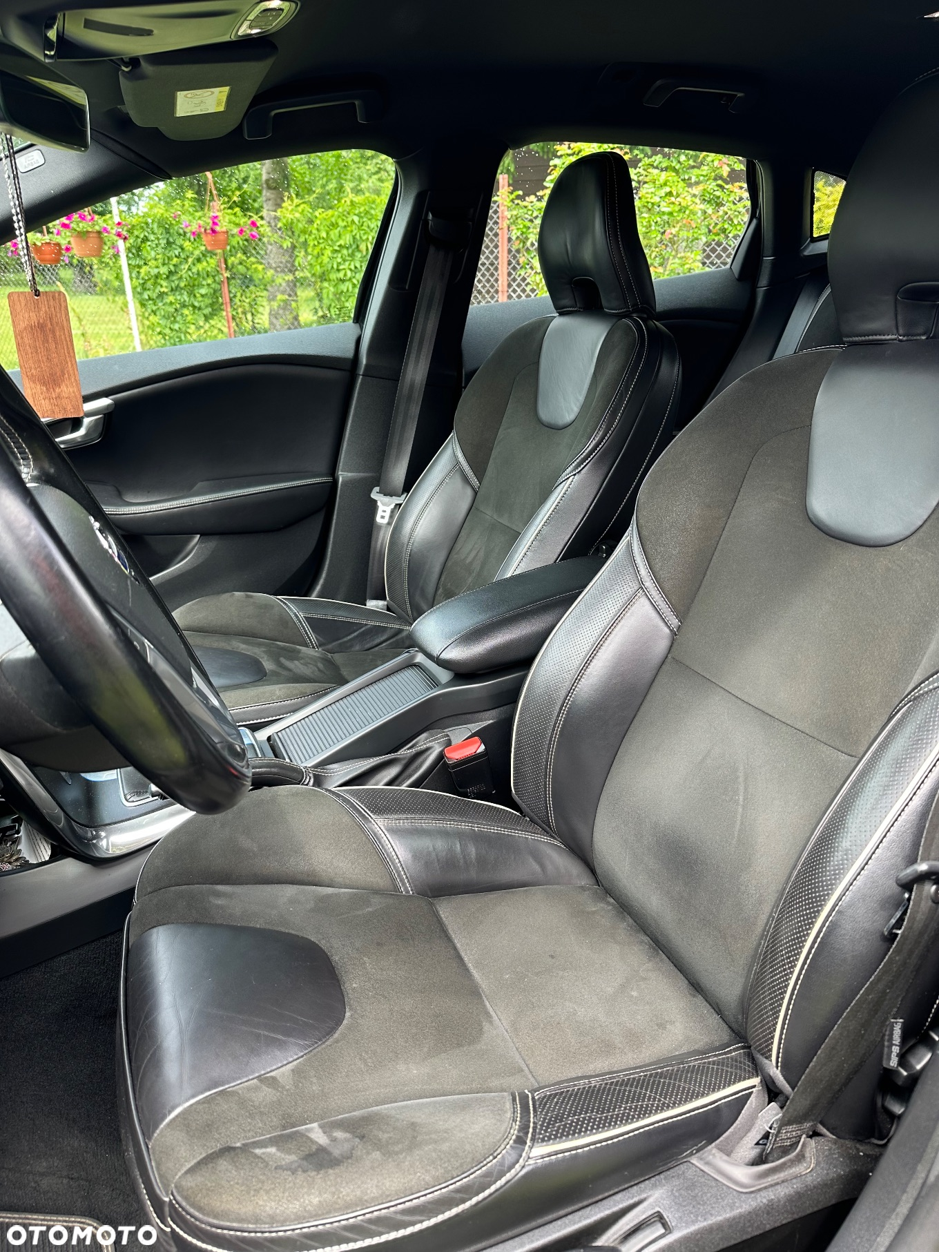 Volvo V40 D4 Drive-E R-Design Momentum - 8