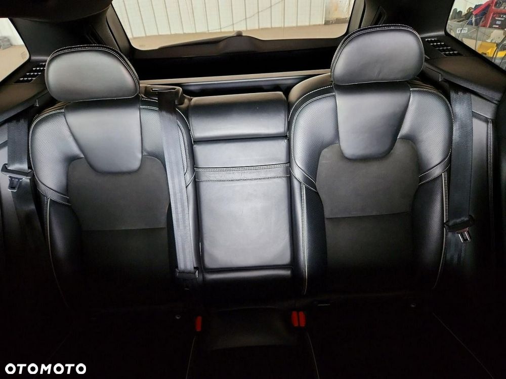 Volvo XC 60 T6 AWD R-Design - 9