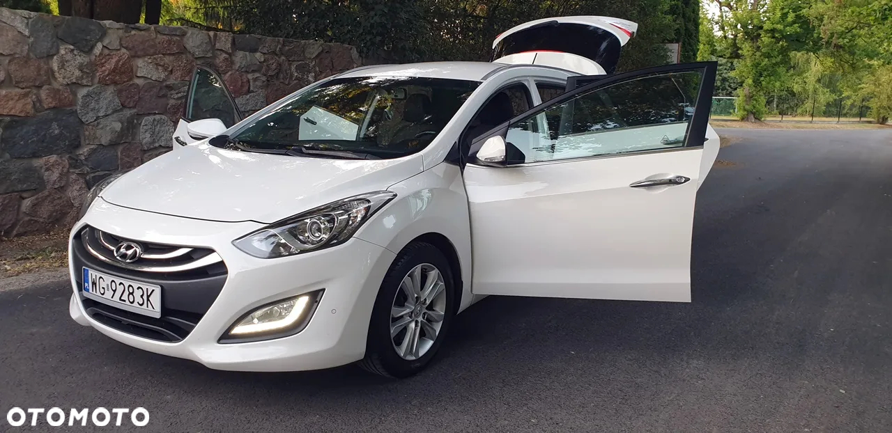 Hyundai i30 1.6 CRDI Fifa World Cup Edition - 11