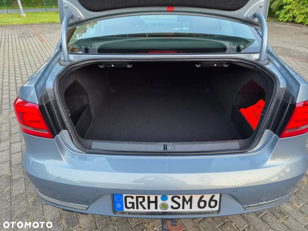 Volkswagen Passat 2.0 TSI Exclusive - 14