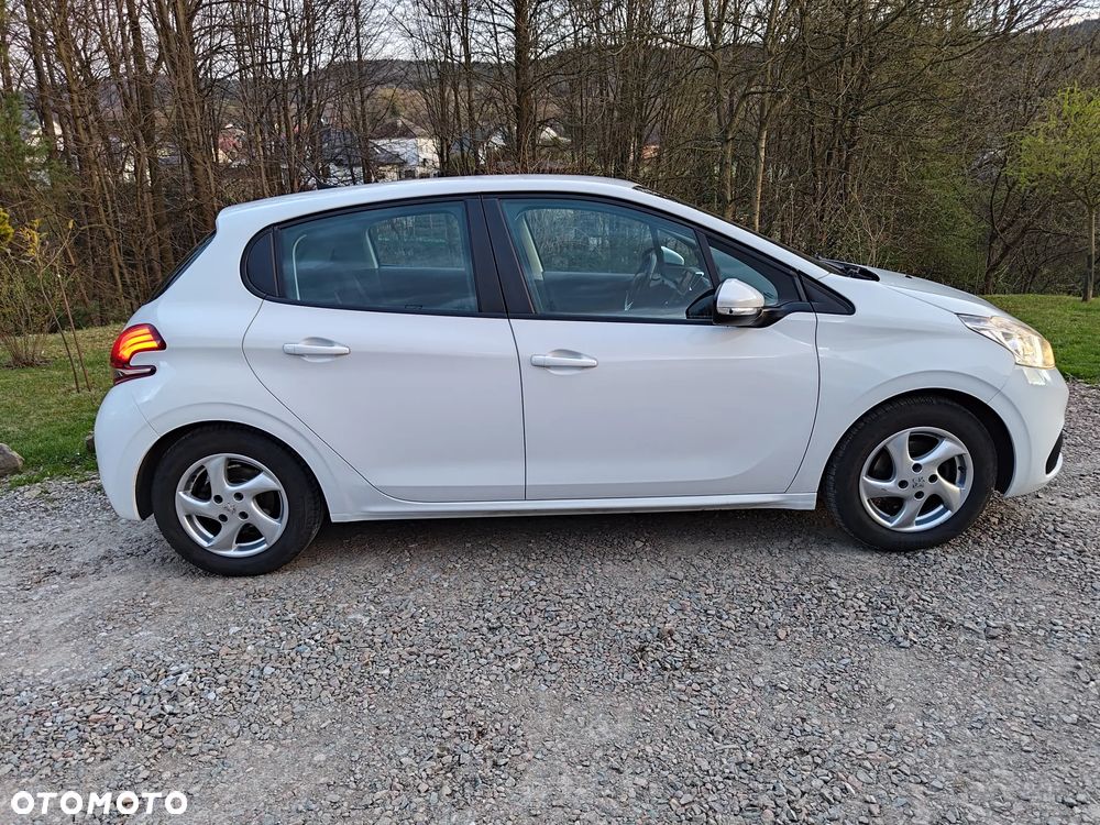 Peugeot 208 - 2
