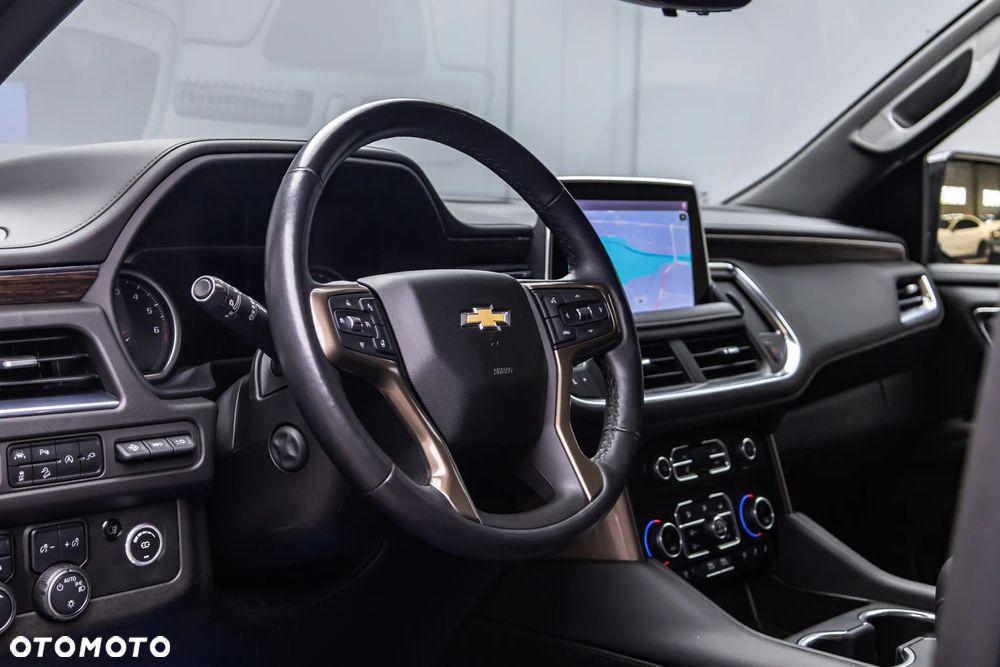 Chevrolet Suburban - 13