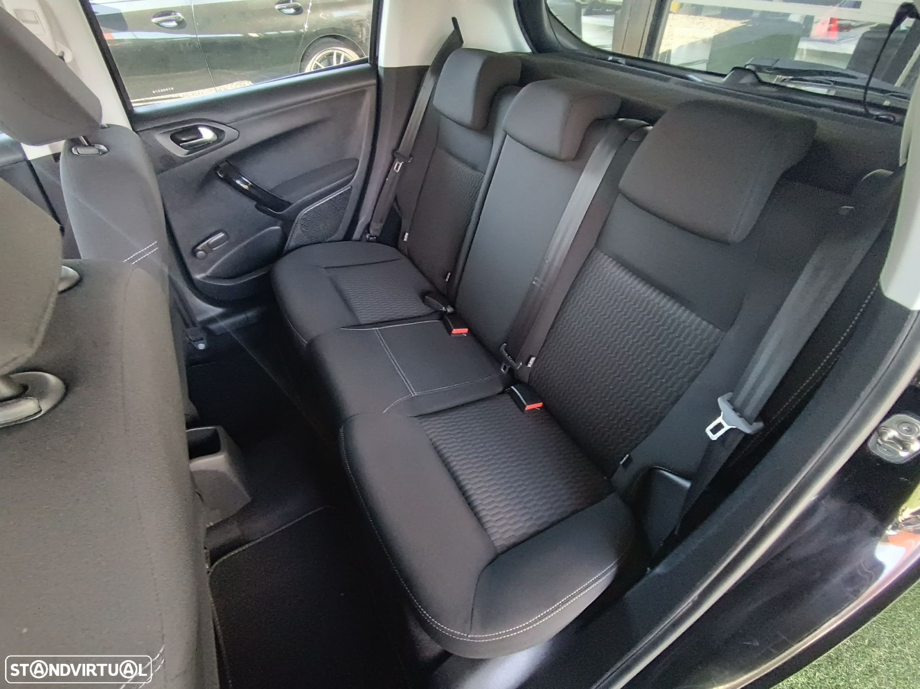 Peugeot 208 1.6 BlueHDi Active - 17