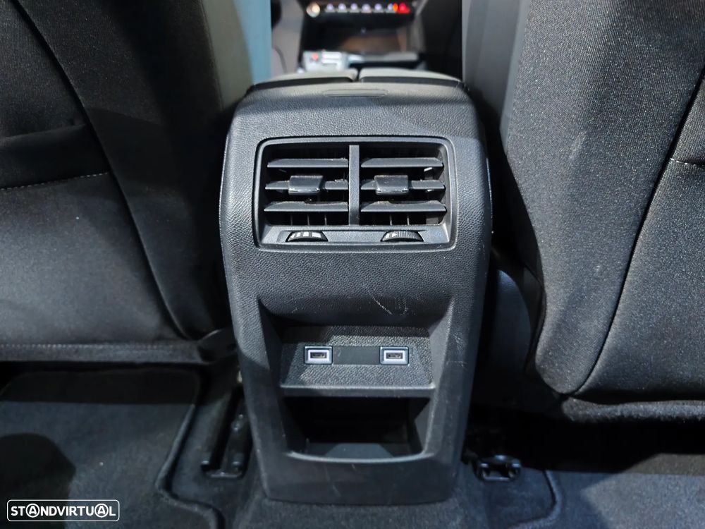 Peugeot 408 1.2 Hybrid Allure e-DCS6 - 8
