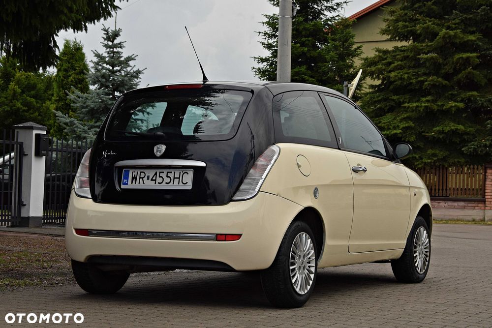 Lancia Ypsilon - 5