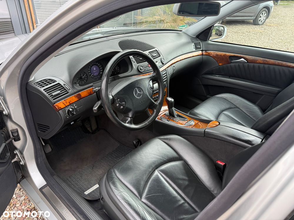 Mercedes-Benz Klasa E 500 7G-TRONIC Elegance - 22
