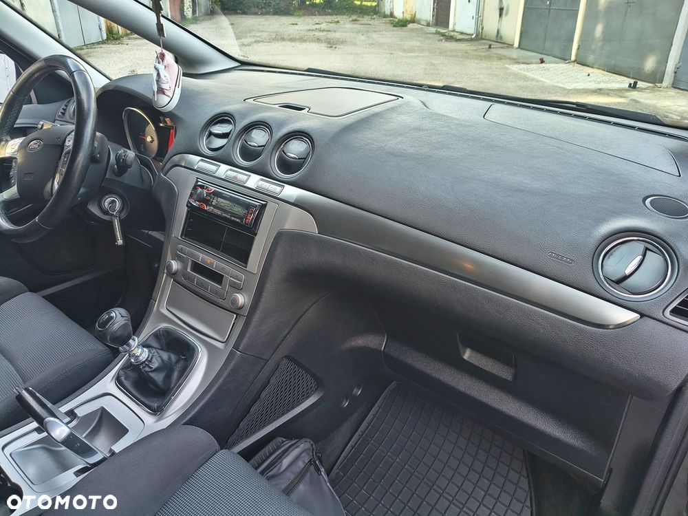 Ford S-Max 2.0 TDCi DPF Ambiente - 21