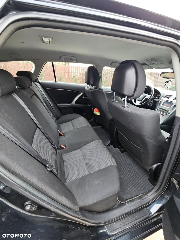Toyota Avensis 2.0 D-4D Premium - 9