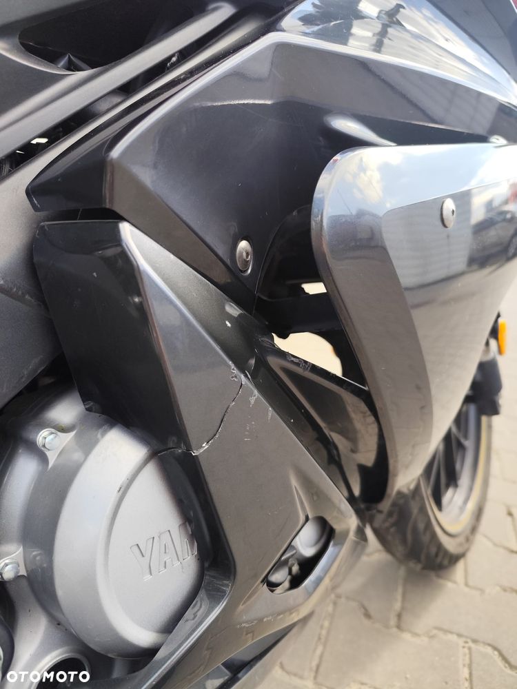 Yamaha YZF - 11