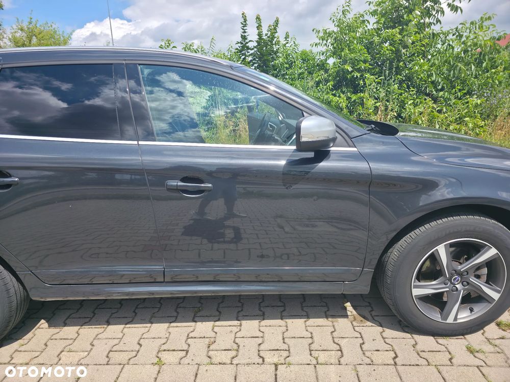 Volvo XC 60 D4 AWD Momentum - 4