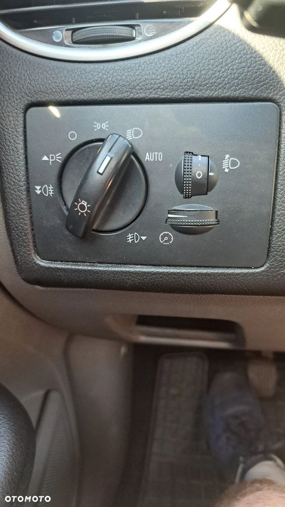 Ford Focus 1.8 FF Ghia - 9